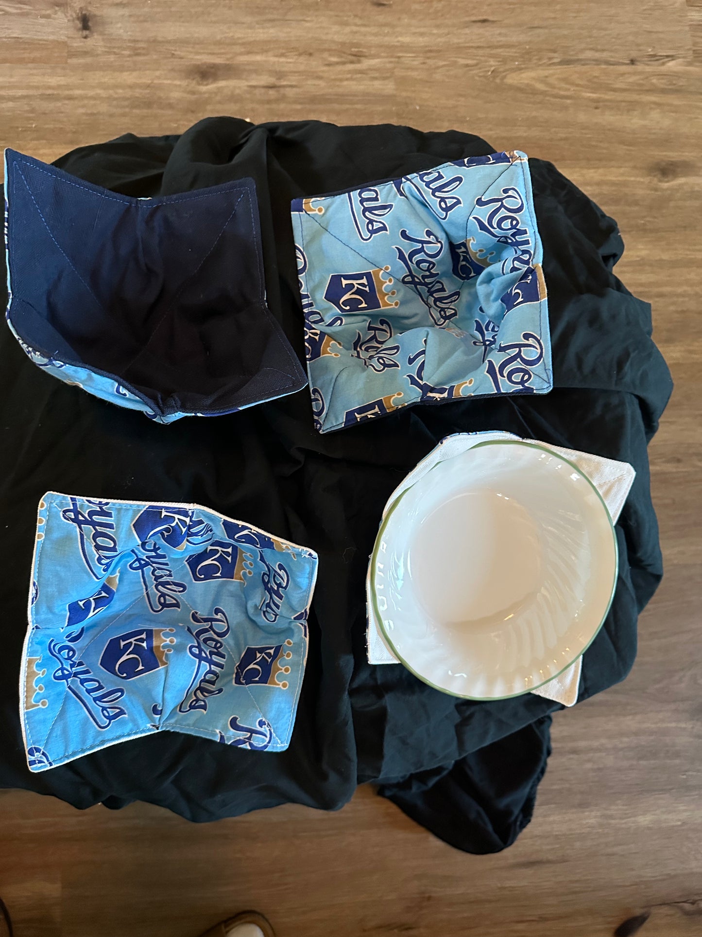 KC Royals bowl cozies